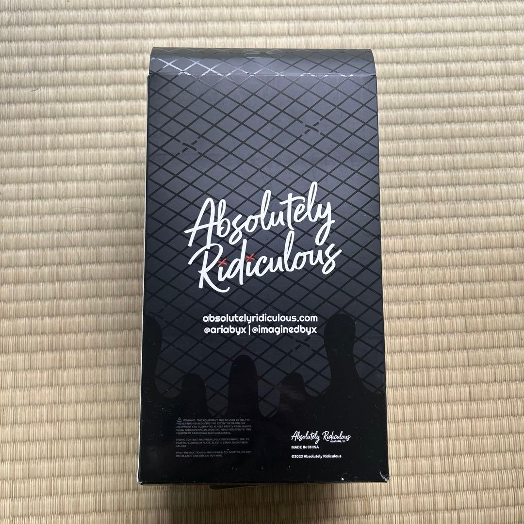 absolutely ridiculous レッグガード