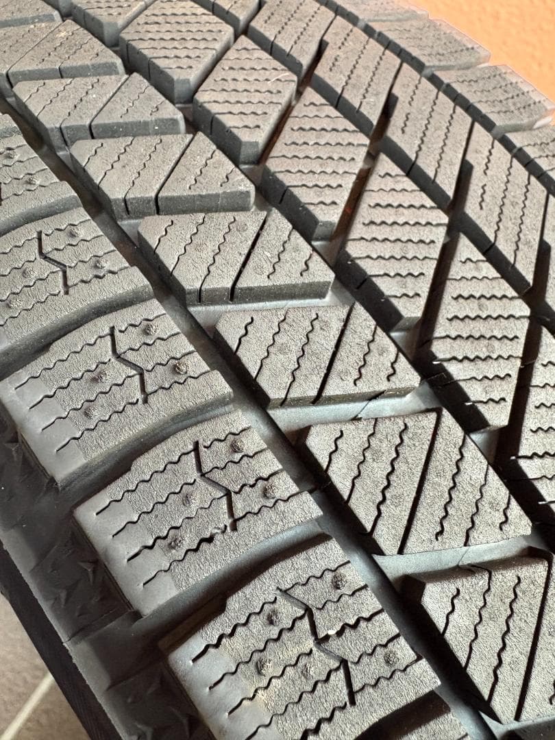 【年末年始セール】スタッドレス　vrx3　タイヤ・ホイール４本セット