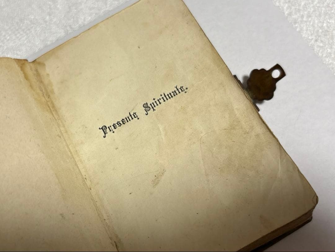 紫モノグラム2冊セットフランスアンティーク◇聖書◇祈祷書◇ミセル◇金彩パープル