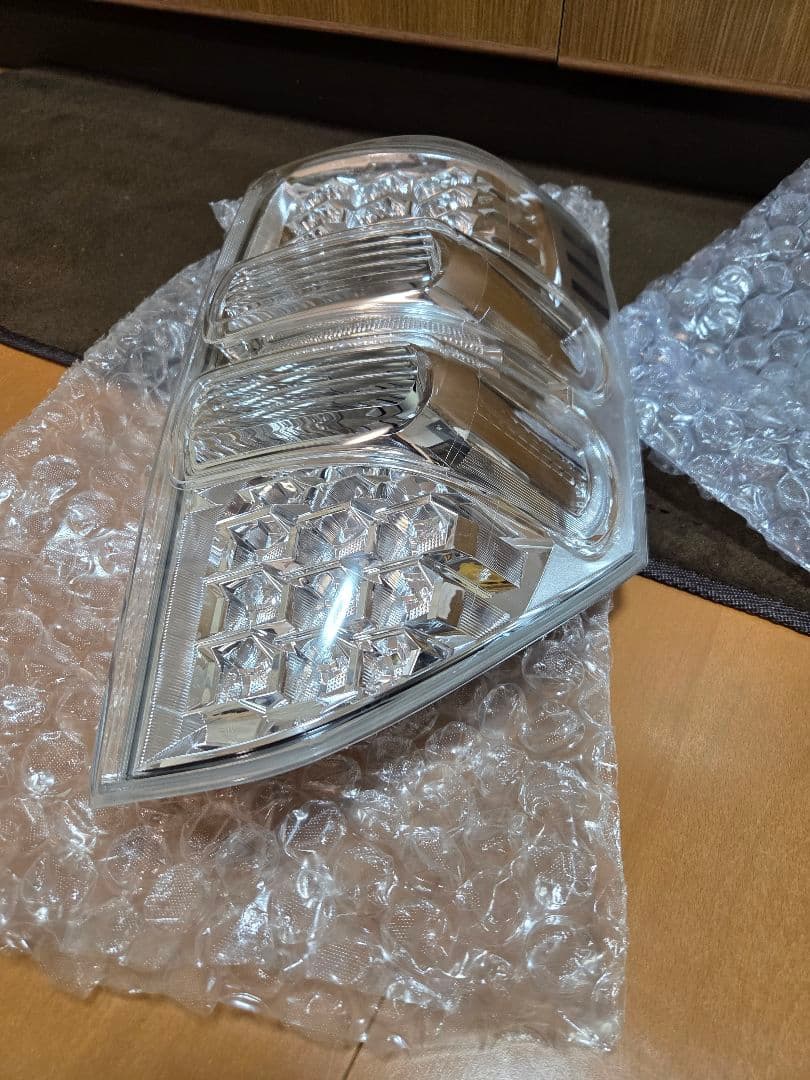 70ノア　クリアテールランプ美品