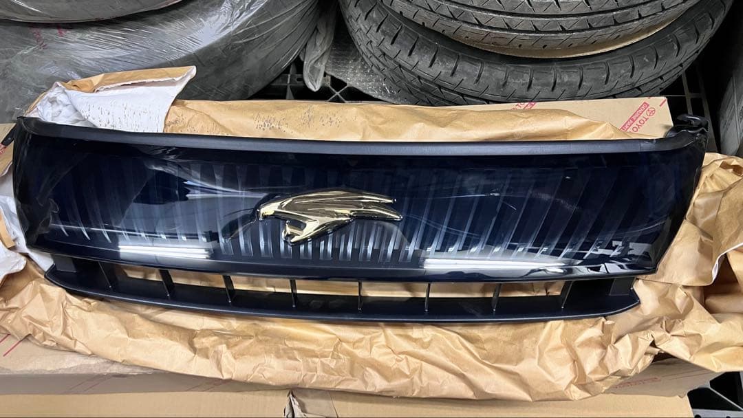 新車外し60系ハリアー前期フロントグリル