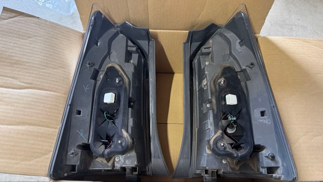 トヨタ純正　ウィッシュ　10系　クリテールランプ　左右セット