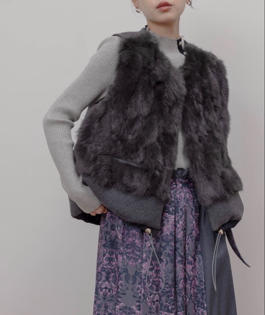 新品未使用eimme law グレー ファー ベスト