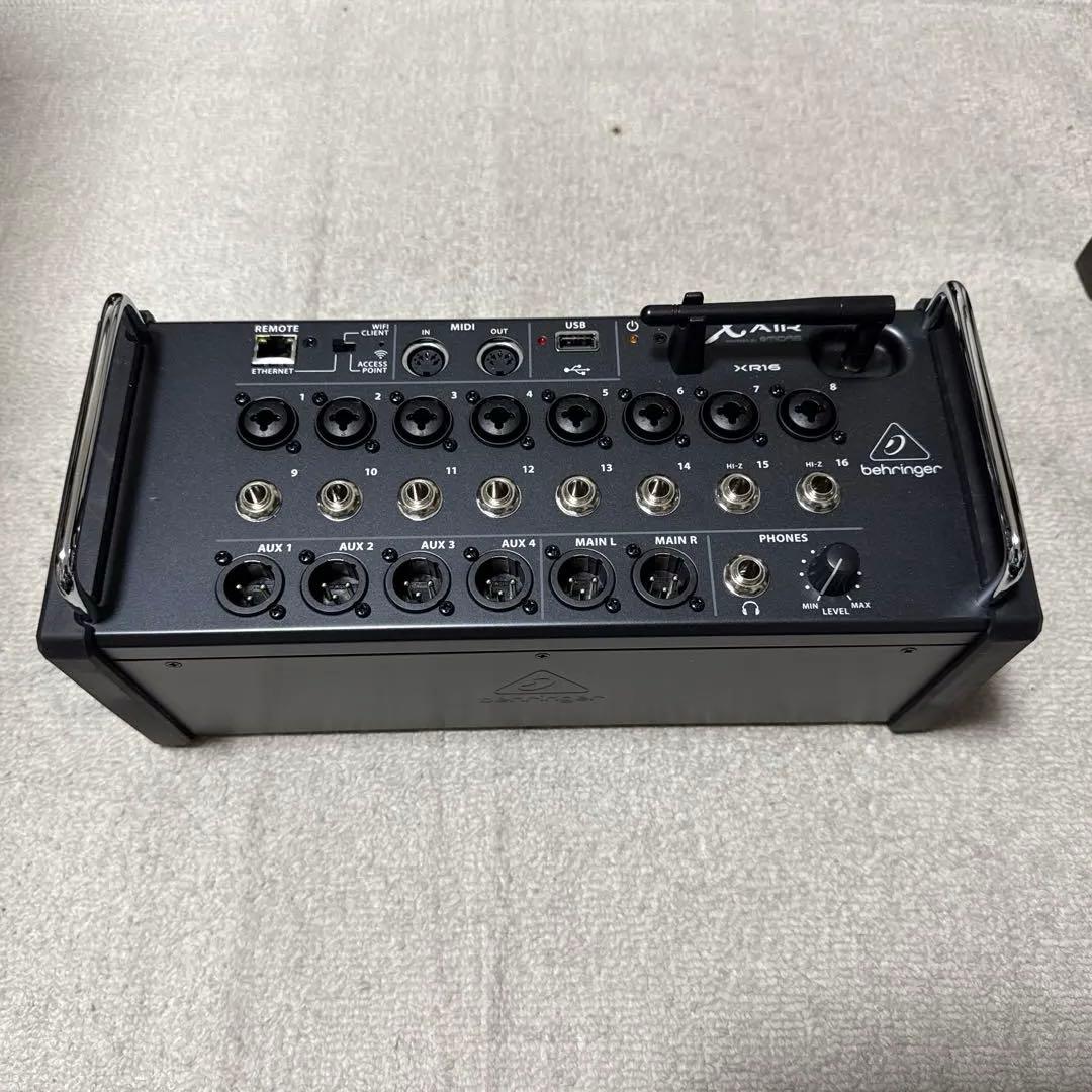 Behringer XR16 デジタルミキサー　専用ケース付
