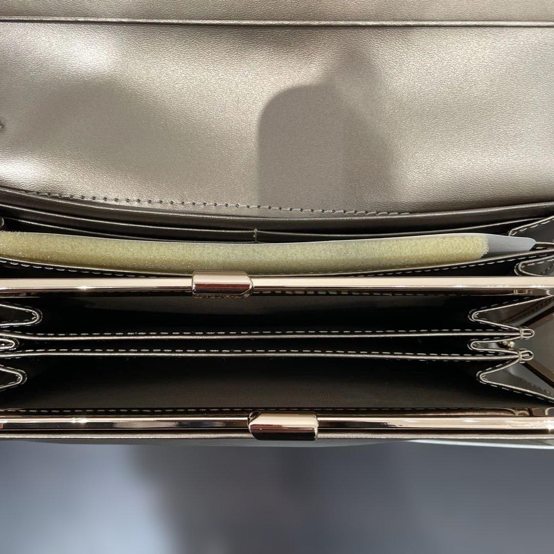 【新品・未使用品】NINA RICCI ヘビ柄 長財布