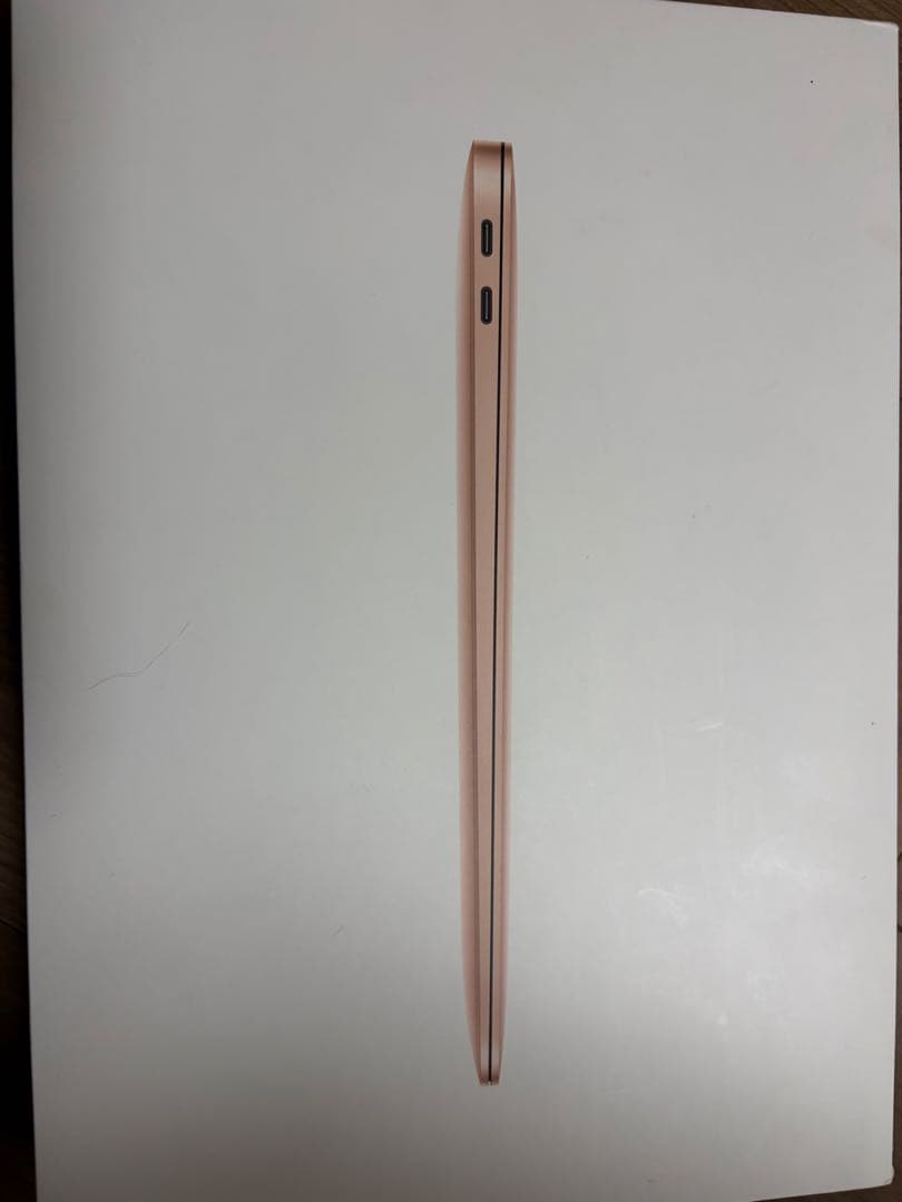 美品 MacBookAir (2020)M1チップ (ケース付き)