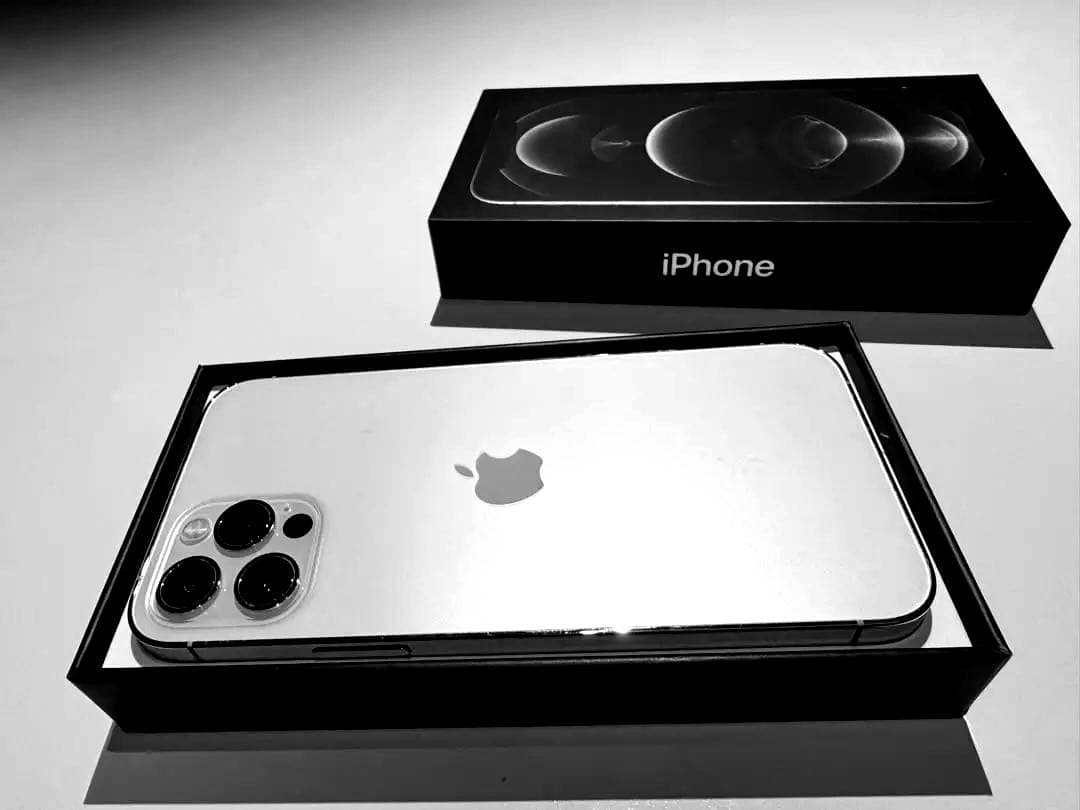 ［美品］Apple iPhone 12 Pro シルバー 128GB