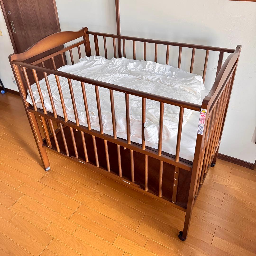 専用　自家用車でお届け　木製ベビーベッド 西川　 羽毛布団付　澤田工業