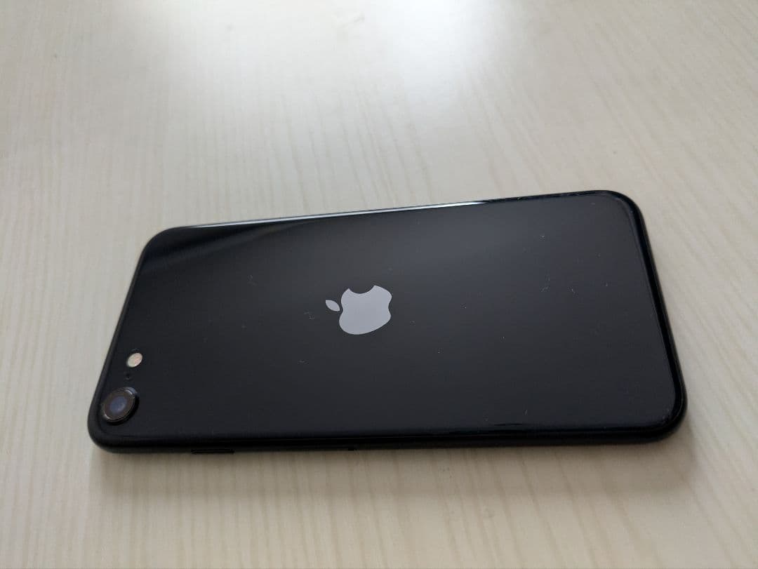 Apple iPhone SE 第3世代 64GB SIMフリー　美品 本体