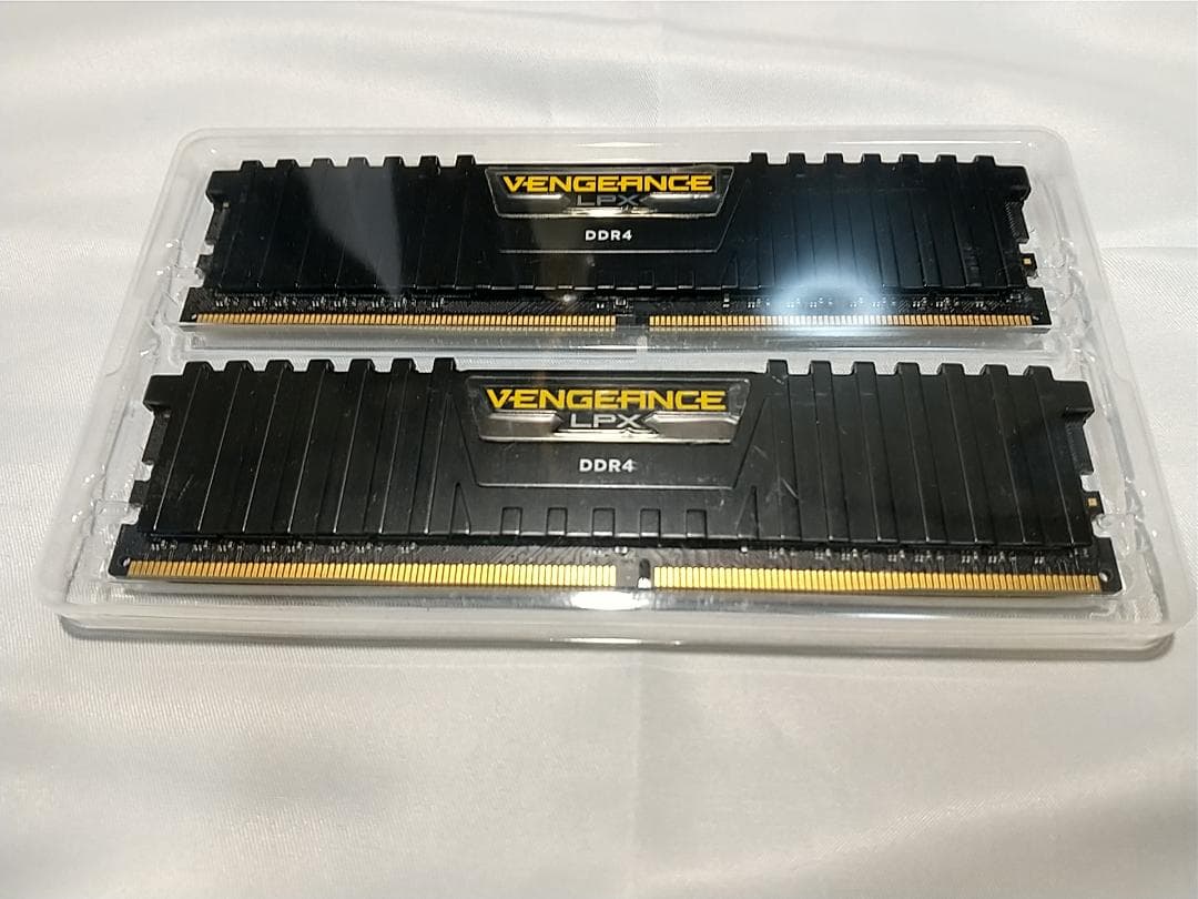 【動作確認済】Corsair 16GB (2 x 8GB) DDR4 2666