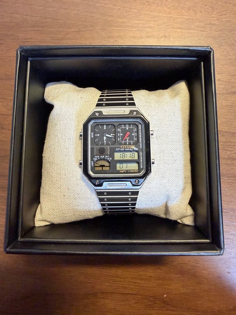 CITIZEN デジタル腕時計 JG2126-69E