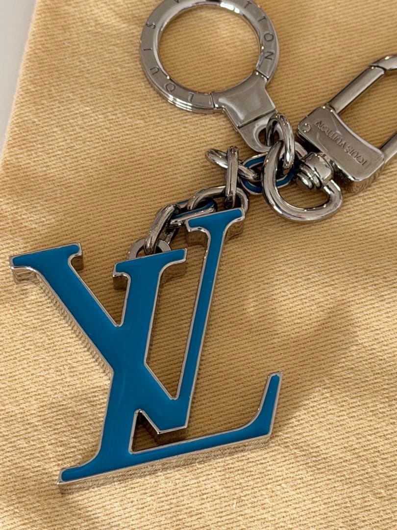 【美品】ルイ・ヴィトン キーホルダー シルバー×ブルー 正規品