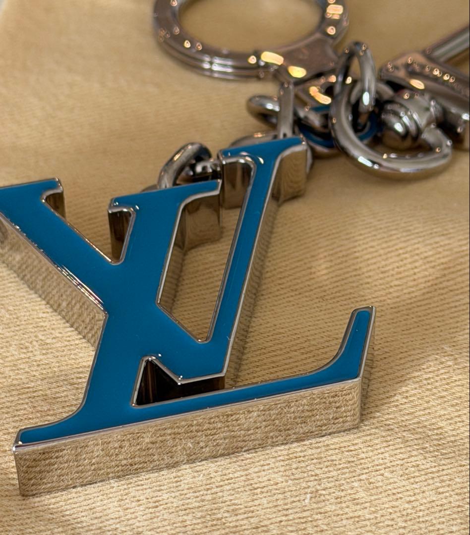 【美品】ルイ・ヴィトン キーホルダー シルバー×ブルー 正規品