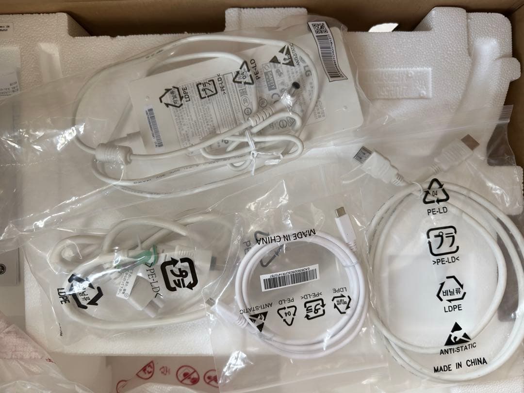 LG 27UP550 27インチ 4K モニター