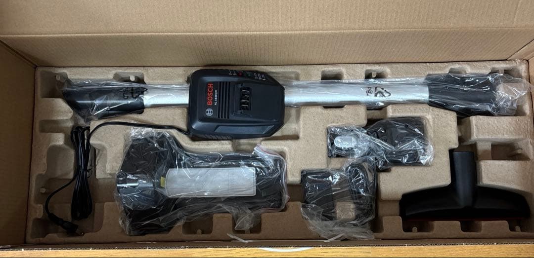 【未使用品】BOSCH 18Vコードレスクリーナー BBS1123BJP