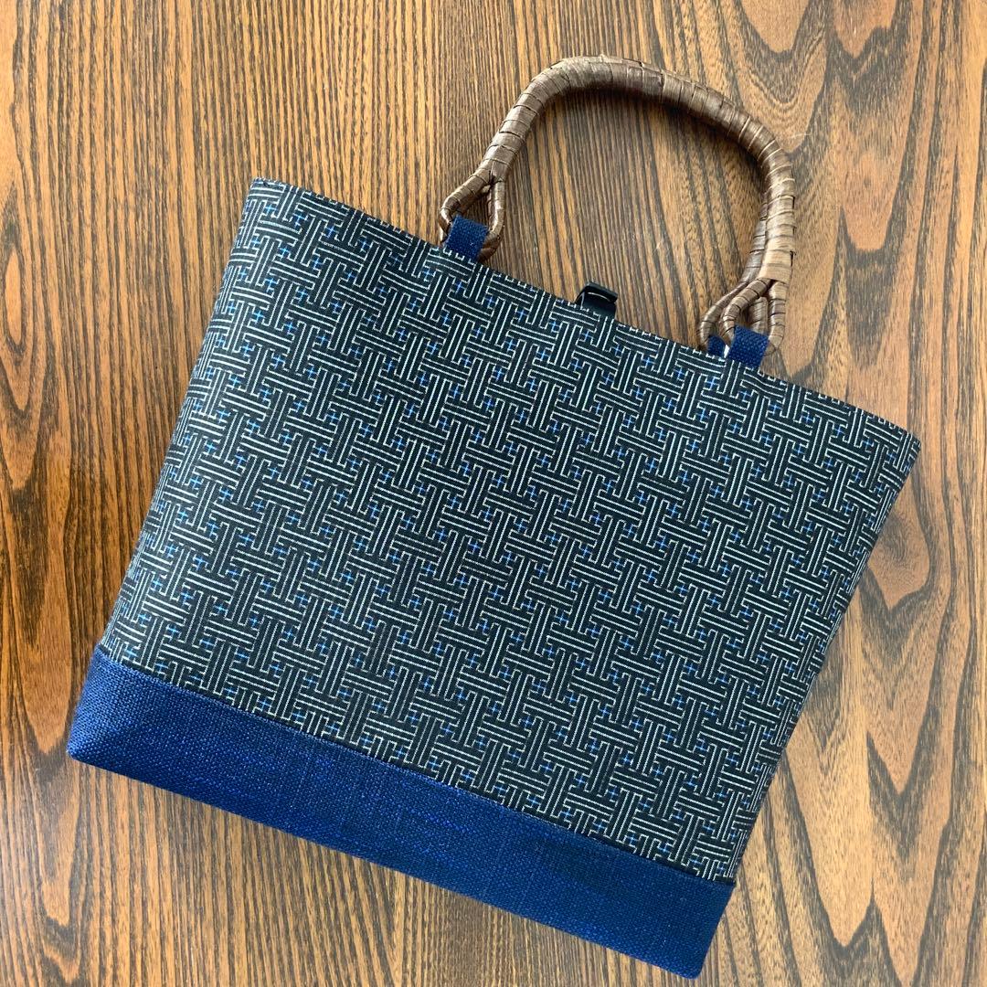 大島紬　秋名バラ青入り12玉　胡桃皮ハンドルバッグ　裏地お花柄の紬