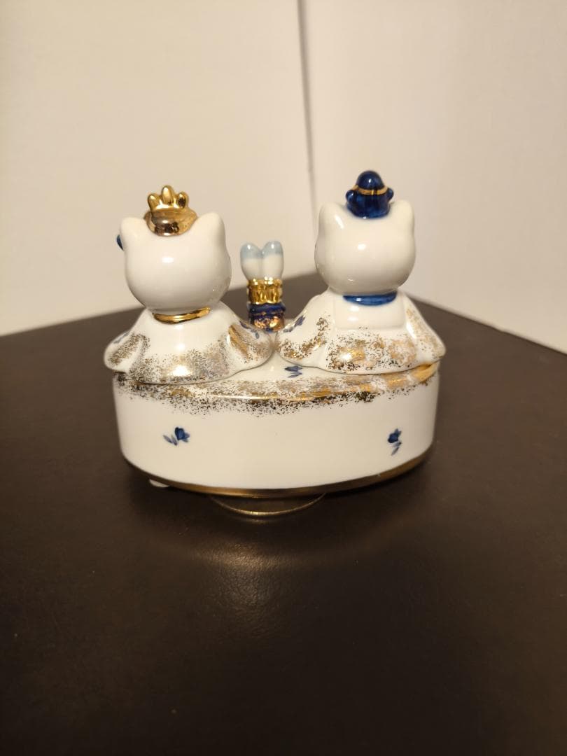 HELLOKITTY ハローキティ ダニエル　サンリオ　オルゴール　陶器 雛人形