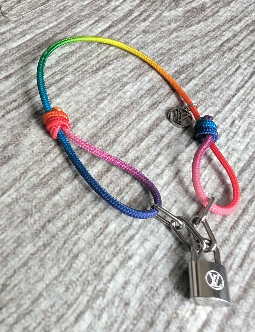 【美品】ルイヴィトン レインボー チャリティブレスレット