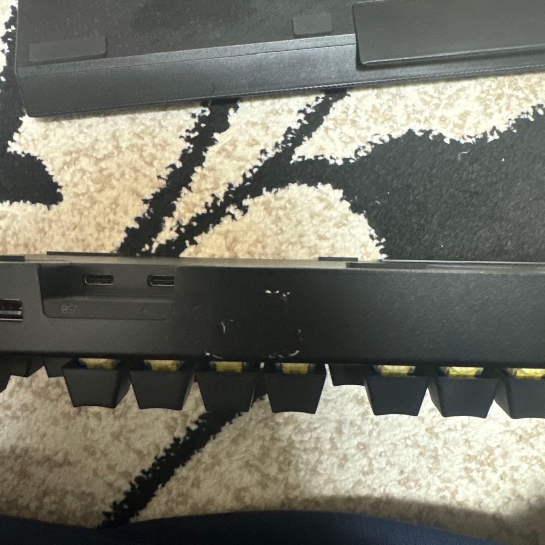 Razer BLACKWIDOW V4 PRO 黄軸