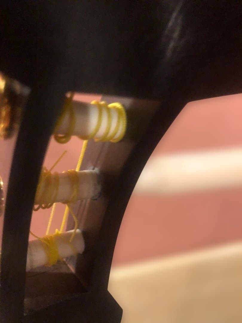 三味線ケースと三味線,高級バチ