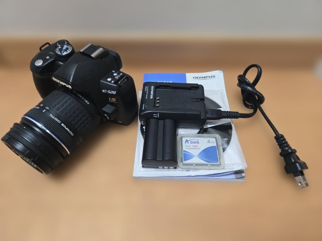 オリンパス E-520 Zuiko40-150mmデジタル一眼（付属品多数）