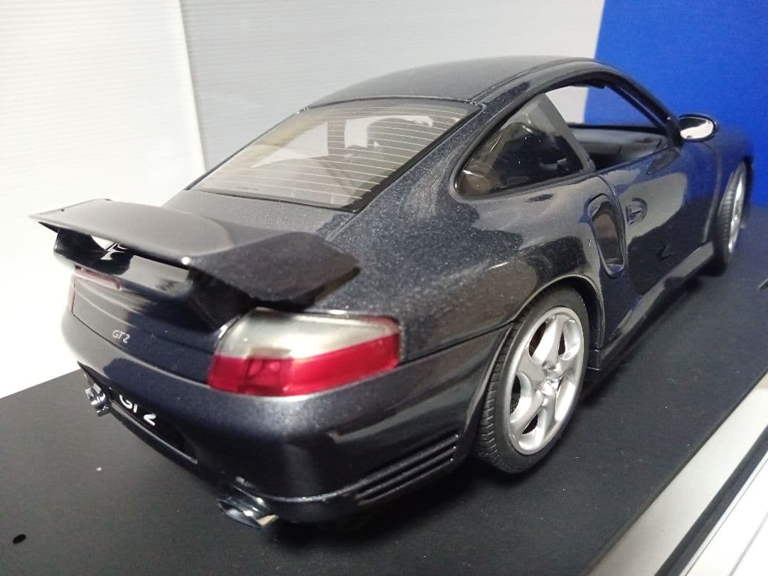 オートアート 1/18 ポルシェ911 996 GT2 2002