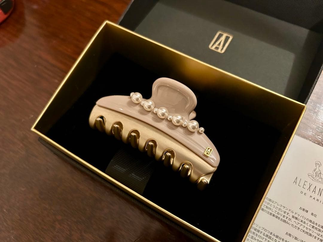 アレクサンドルドゥパリ パールクリップ （ピンクベージュ）