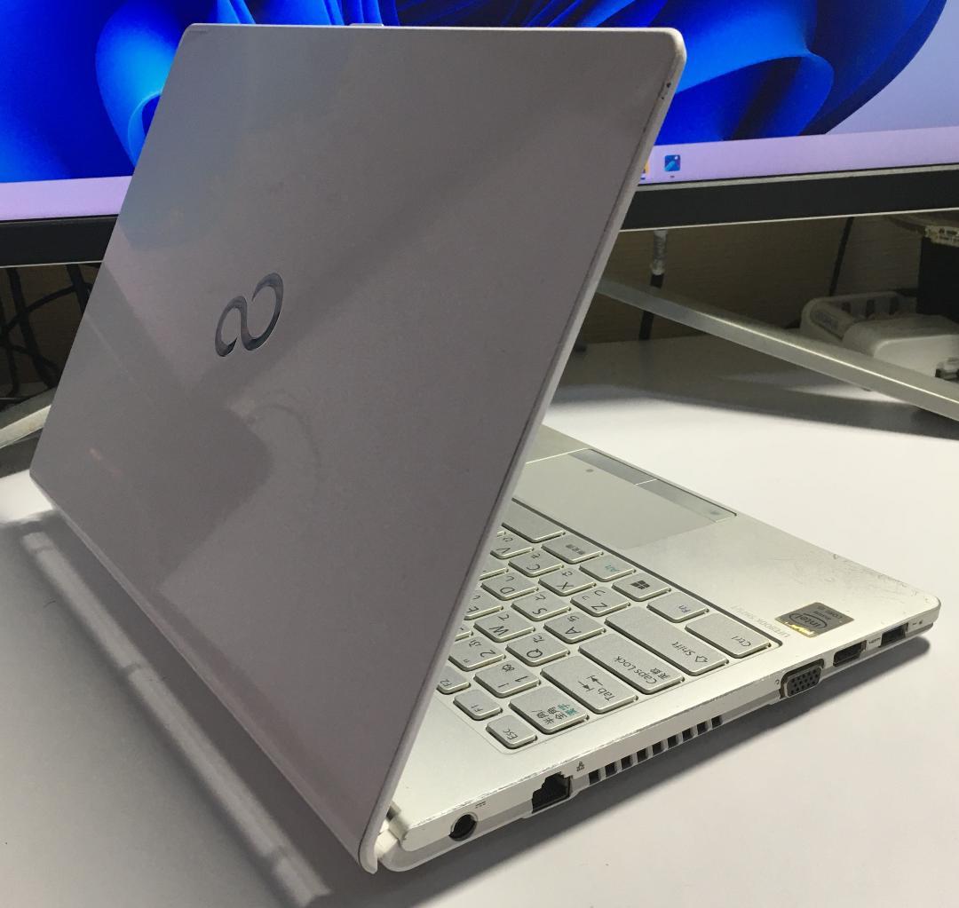 富士通 FMV LIFEBOOK SH75/T Windows11