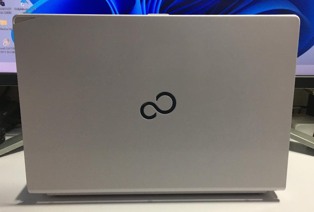 富士通 FMV LIFEBOOK SH75/T Windows11