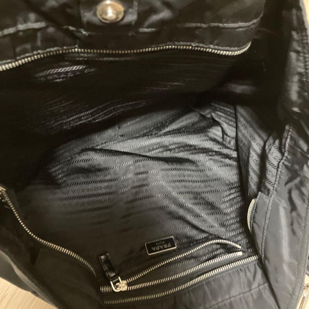 プラダ　ナイロントートバッグ