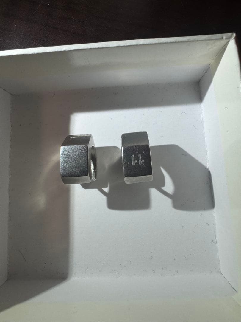 Maison Margiela 両耳ピアス