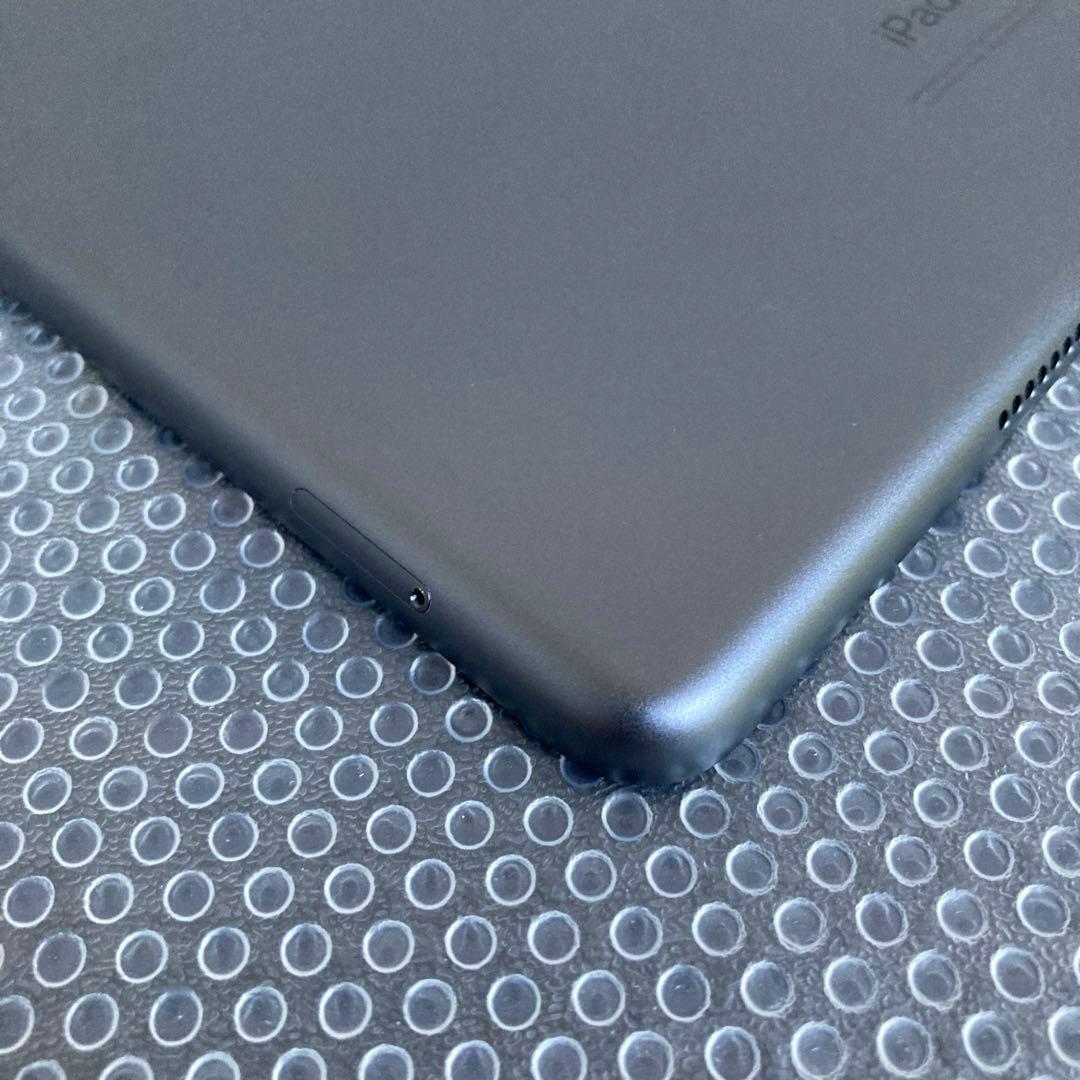 3777【早い者勝ち】比較的美品☆iPad8 第8世代 32GB SIMフリー☆