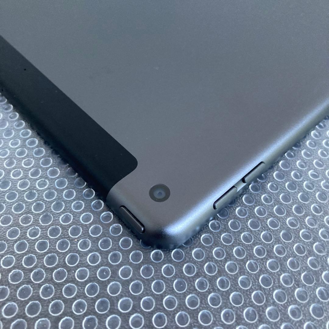 3777【早い者勝ち】比較的美品☆iPad8 第8世代 32GB SIMフリー☆