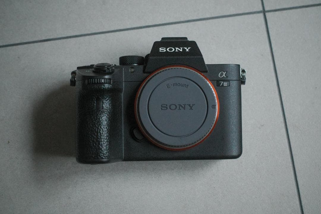 美品！SONY α7iii ミラーレス一眼 本体　ILCE-7M3