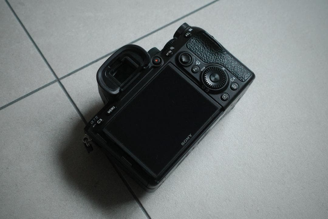 美品！SONY α7iii ミラーレス一眼 本体　ILCE-7M3