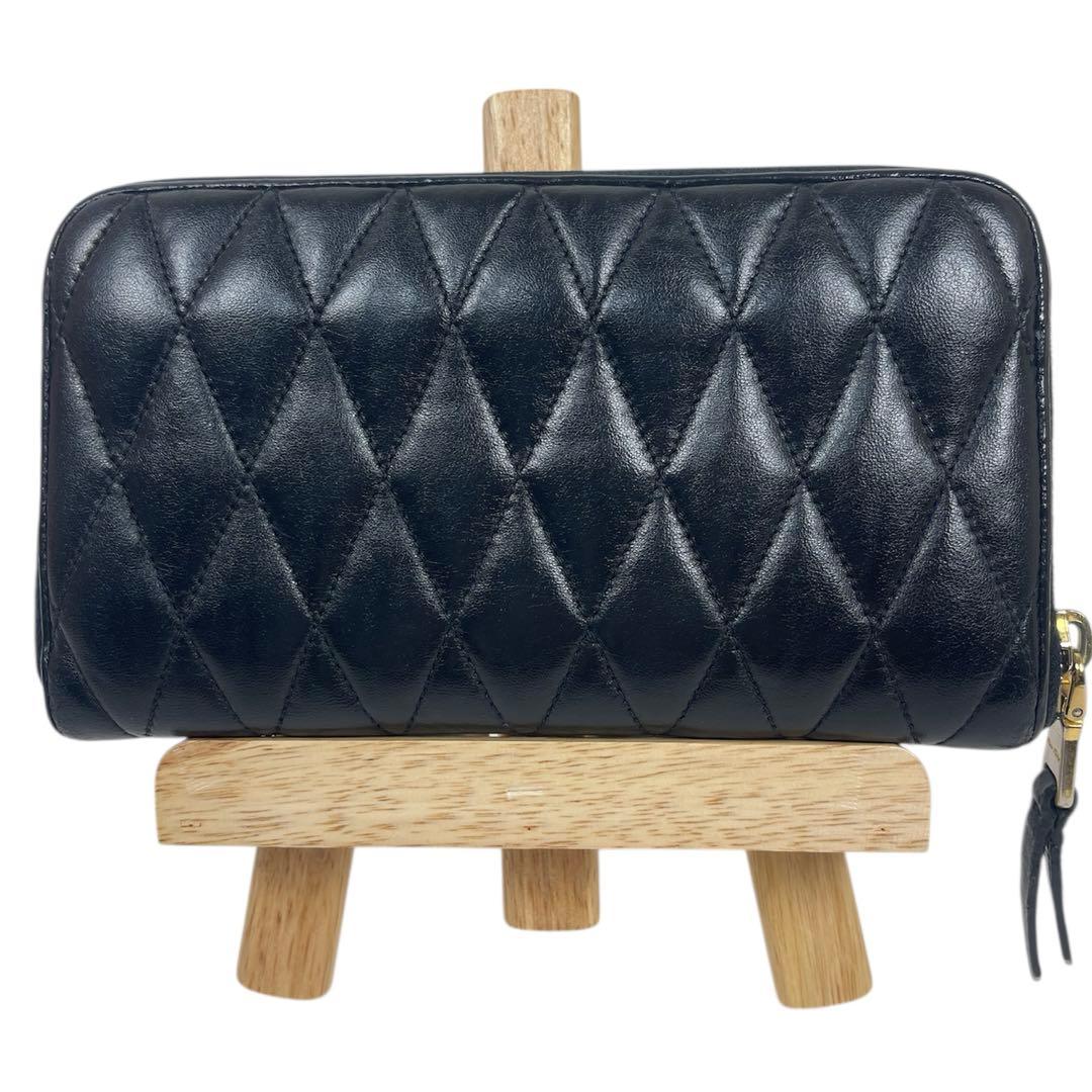 ミュウミュウ　キルティング　長財布　ロゴプレート　レザー　ブラック　希少美品！