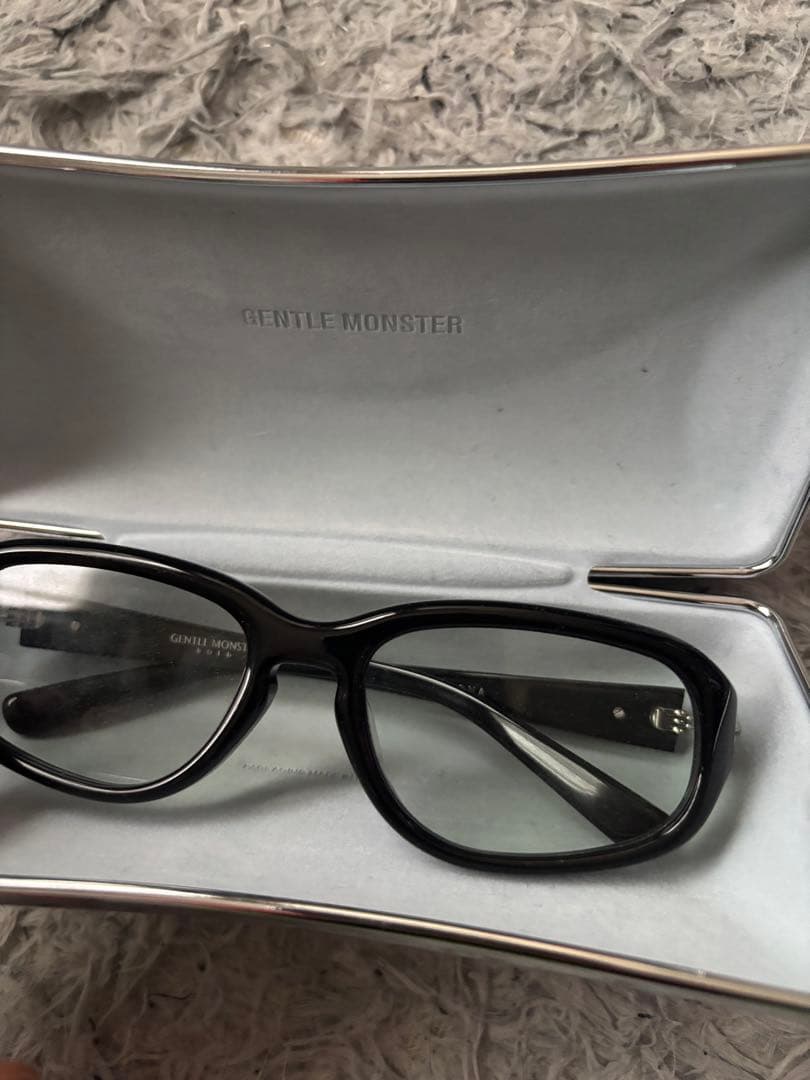 GENTLE MONSTER ブラックサングラス drip
