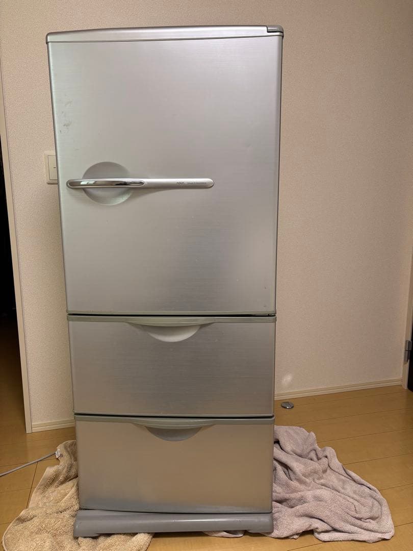 AQUA ノンフロン冷蔵庫 AQR-261A(S) 2012年