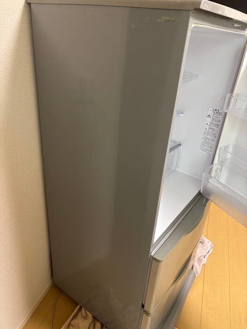 AQUA ノンフロン冷蔵庫 AQR-261A(S) 2012年