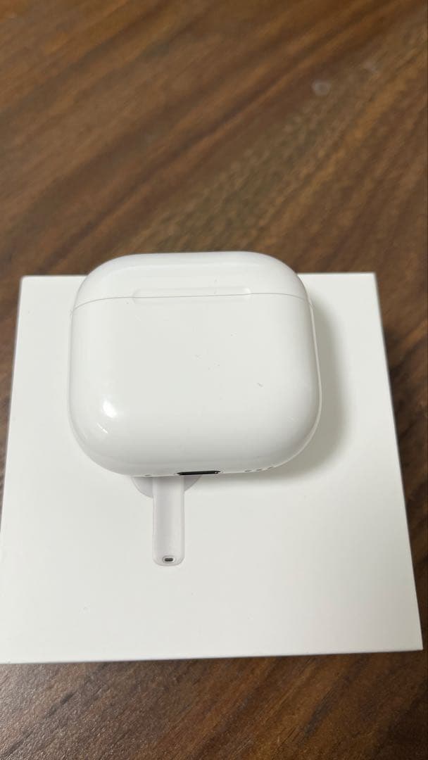 【美品】Apple AirPods 4 ANC搭載モデル　限定保証26年7月まで