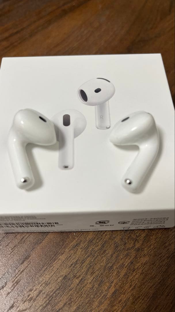 【美品】Apple AirPods 4 ANC搭載モデル　限定保証26年7月まで
