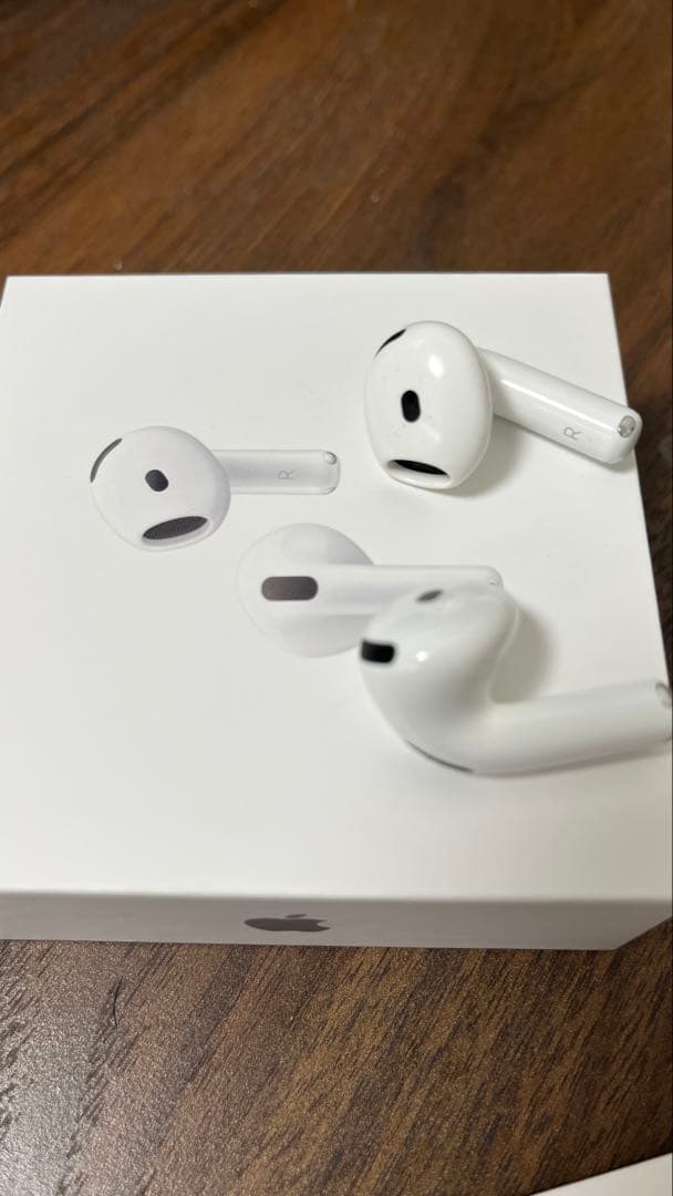 【美品】Apple AirPods 4 ANC搭載モデル　限定保証26年7月まで