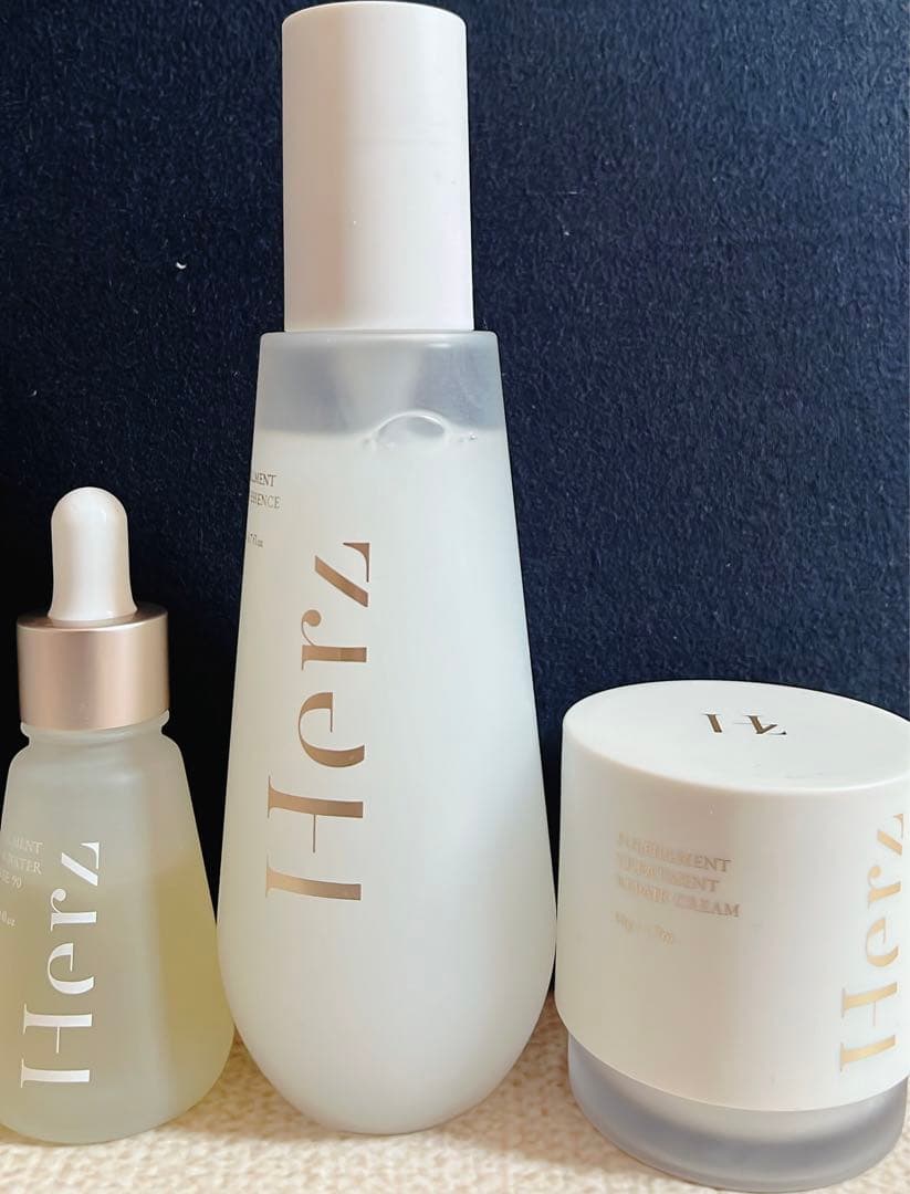 ヘルツスキン　美容液　クリーム　化粧水　グロウエッセンス　インテンス90