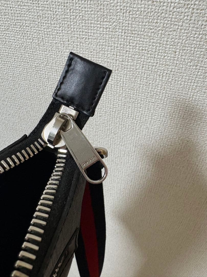 GUCCI ブラック ショルダーバッグ523599 001998