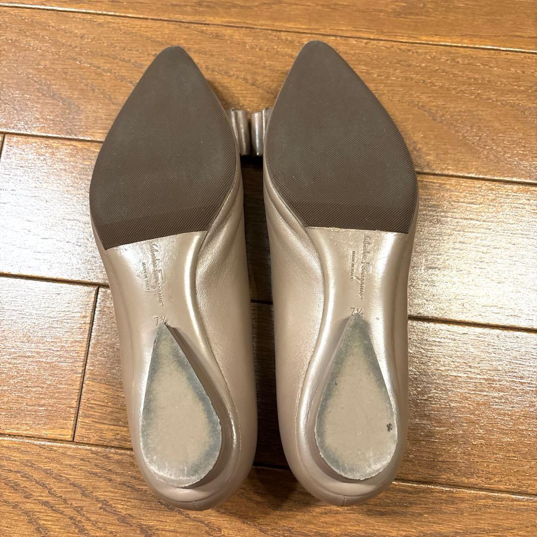 フェラガモ VIVA ナッパカーフ　キャラウェイ　リボンパンプス71/2 サイズ