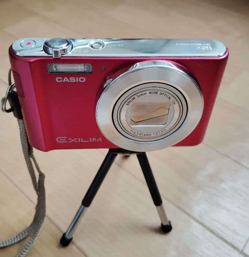 【極美品】CASIO EXILIM EX-ZS240 デジカメ デジタルカメラ