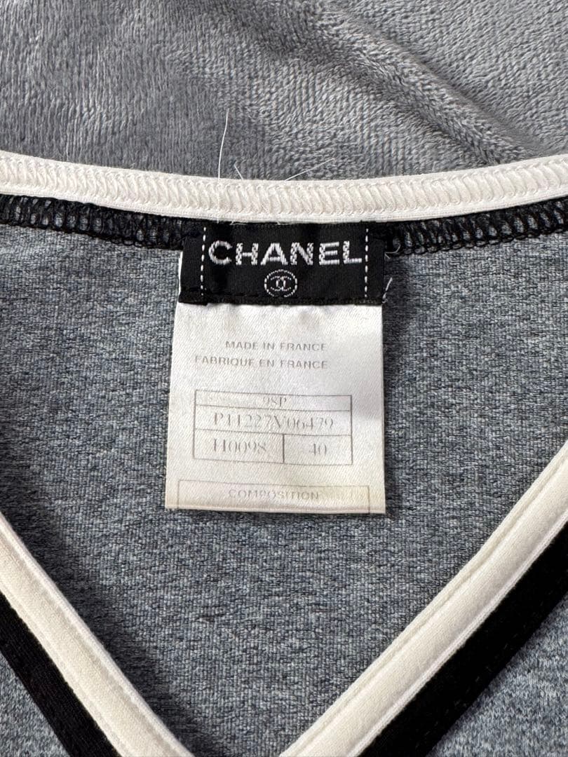 CHANEL グレー ノースリーブ Vネック ワンピース