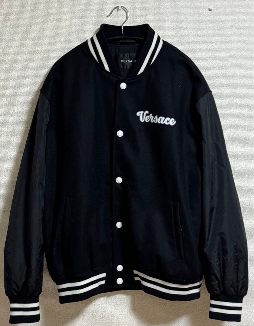 VERSACE ヴェルサーチ ブラック スタジャン ブルゾン