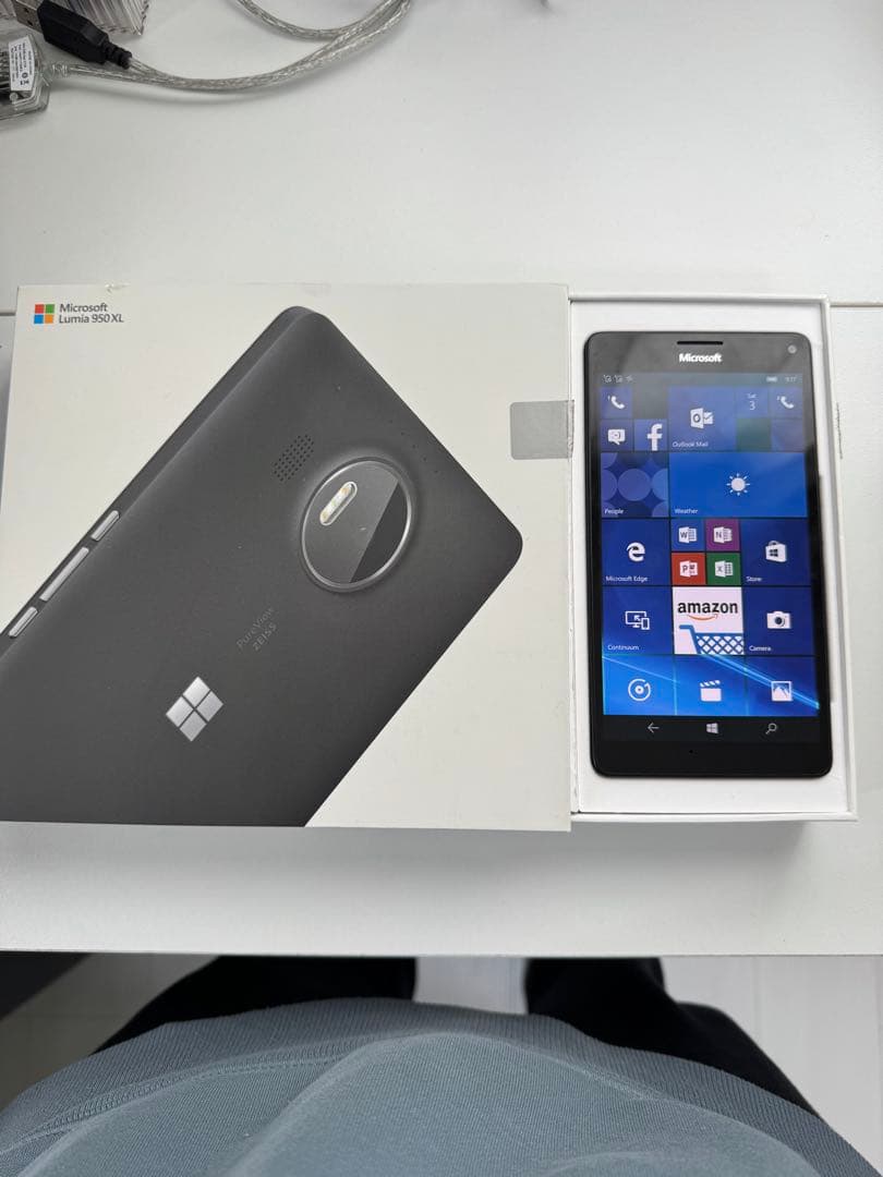 Microsoft Lumia 950 XL Dual SIM 箱・付属品あり