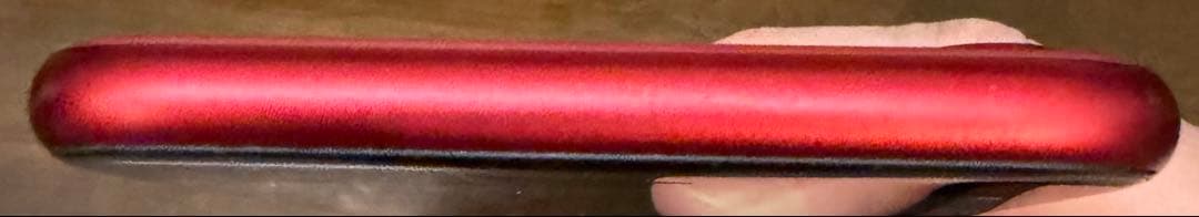 PRODUCT(RED)のiPhone SE (第2世代)64GB